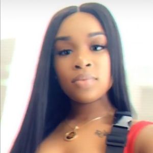 Meet your Posher, Sarina